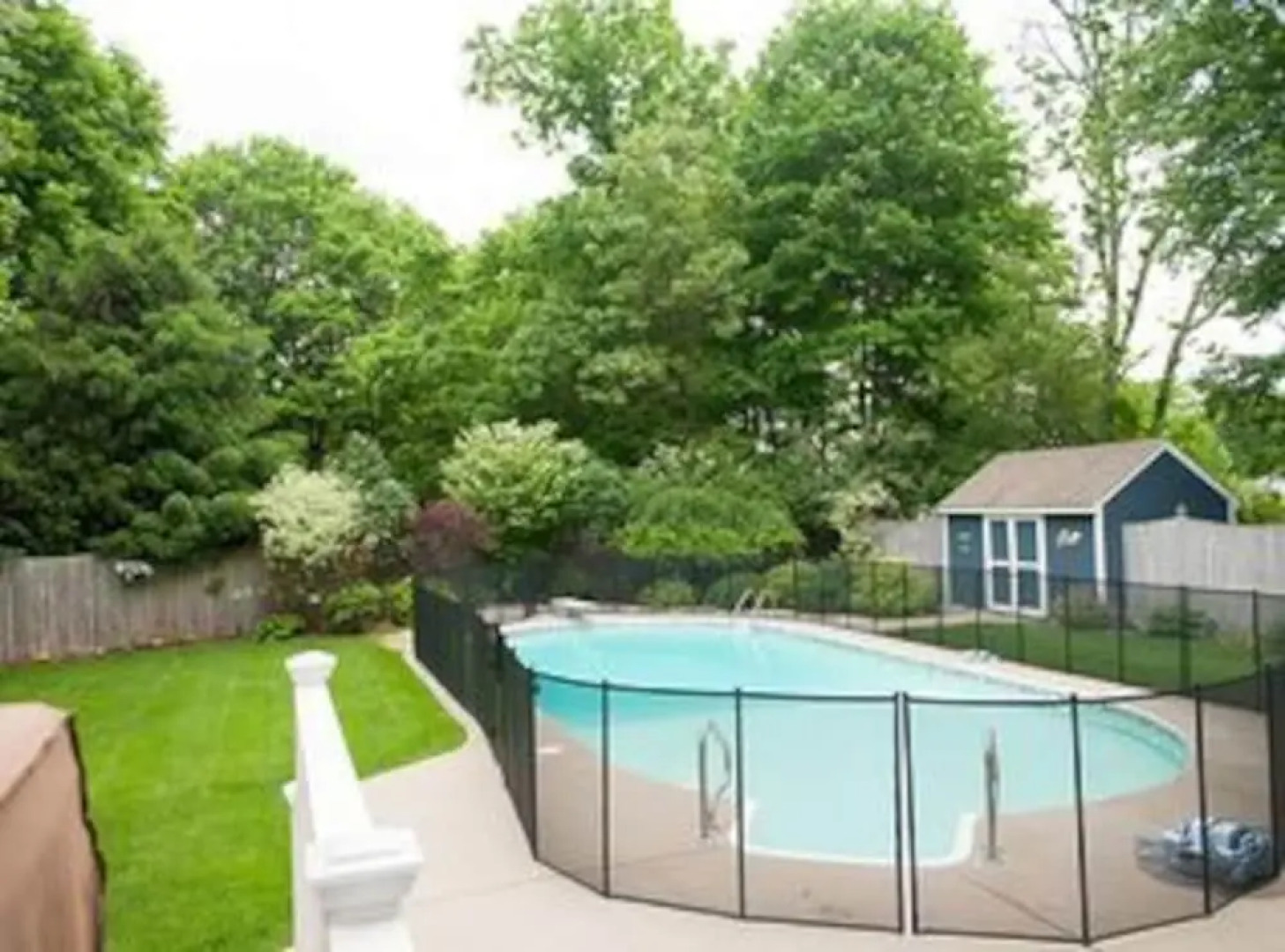 Suburban Getaway. Fire pit & Fireplace. Steam Shower