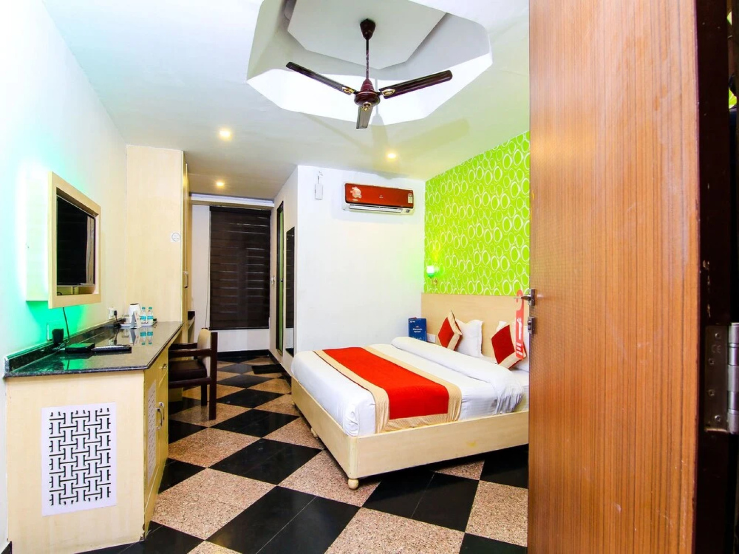 Capital O 8823 City Club