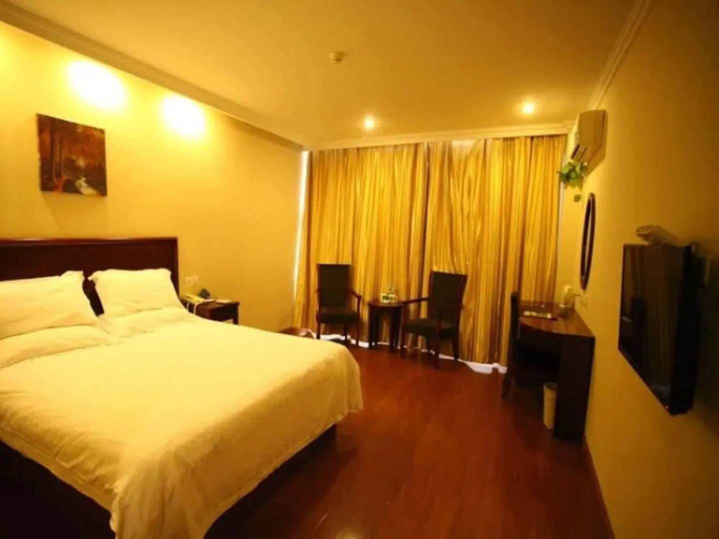 GreenTree Inn SuQian XiHu Road BaoLong Plaza JinYing Hotel