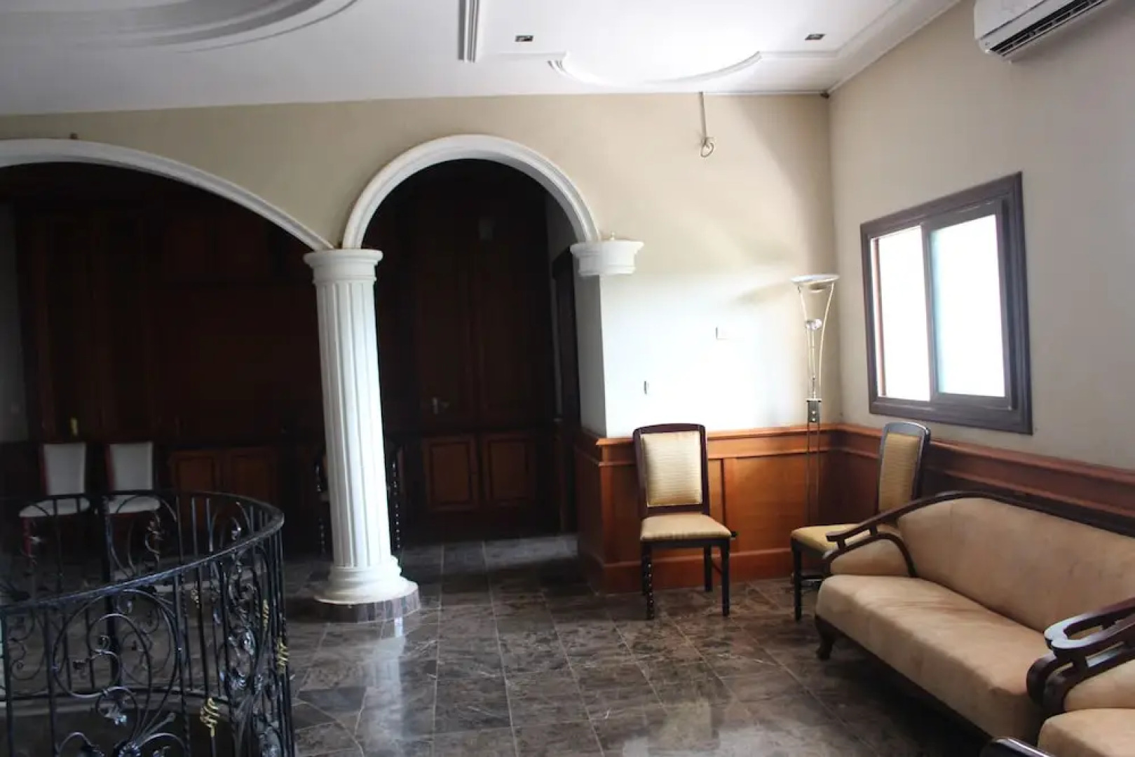 Les Berges De La Lobe