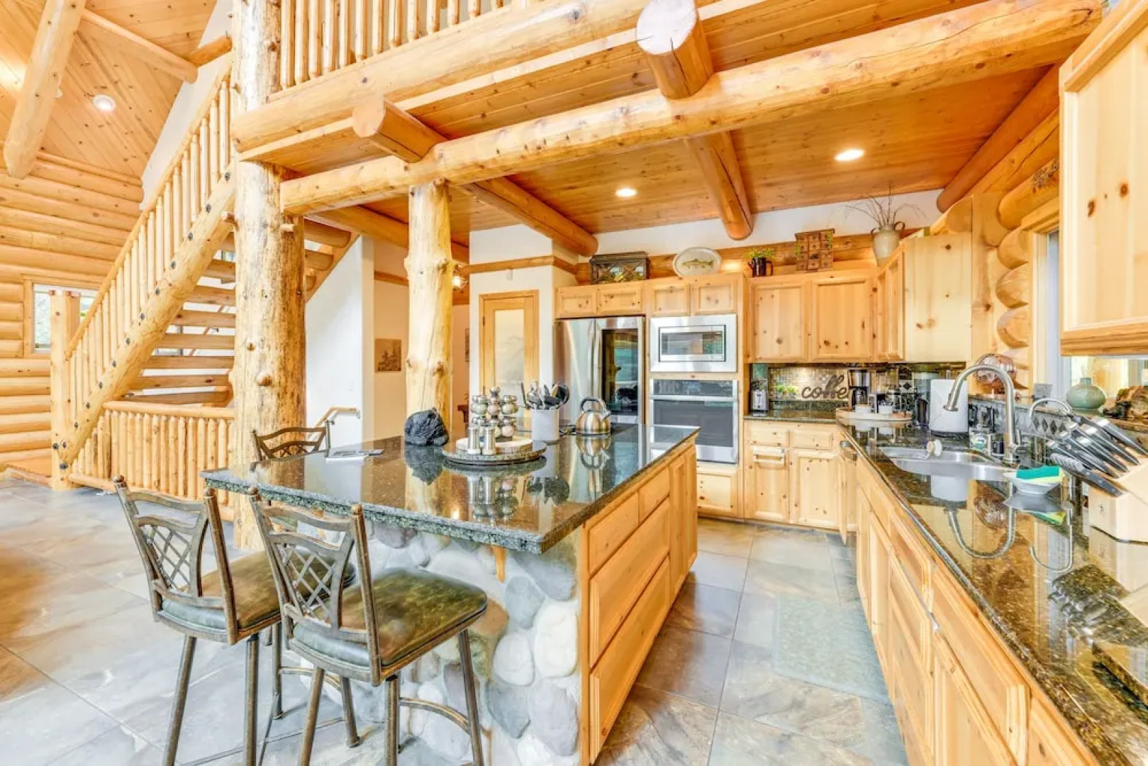 Mountain Cabin w/ Hot Tub: 4 Mi to Shaver Lake!