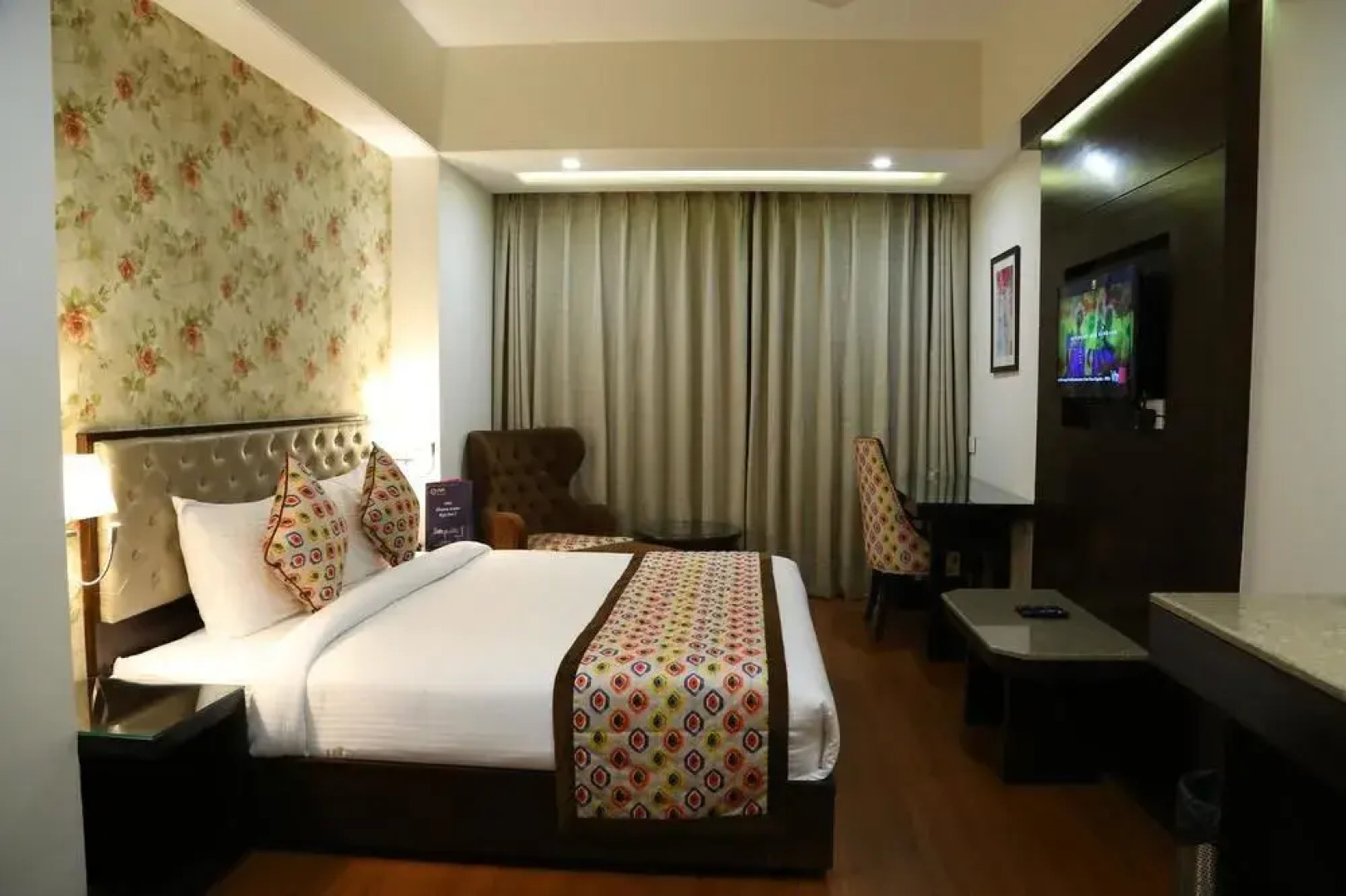 OYO Premium Ptl Chowk Phase 5 Mohali(Cha095)