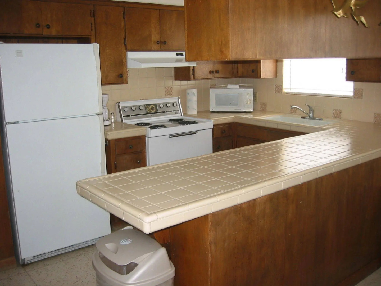 Inner Island Condos by Island Services