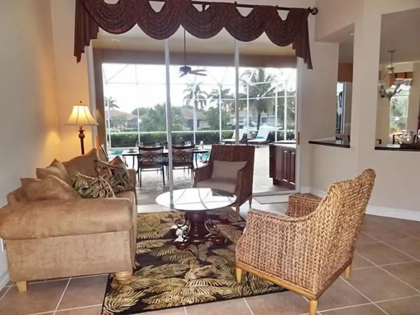 DOVE816 4 Bedroom Holiday Home by Marco Naples Vacation Homes