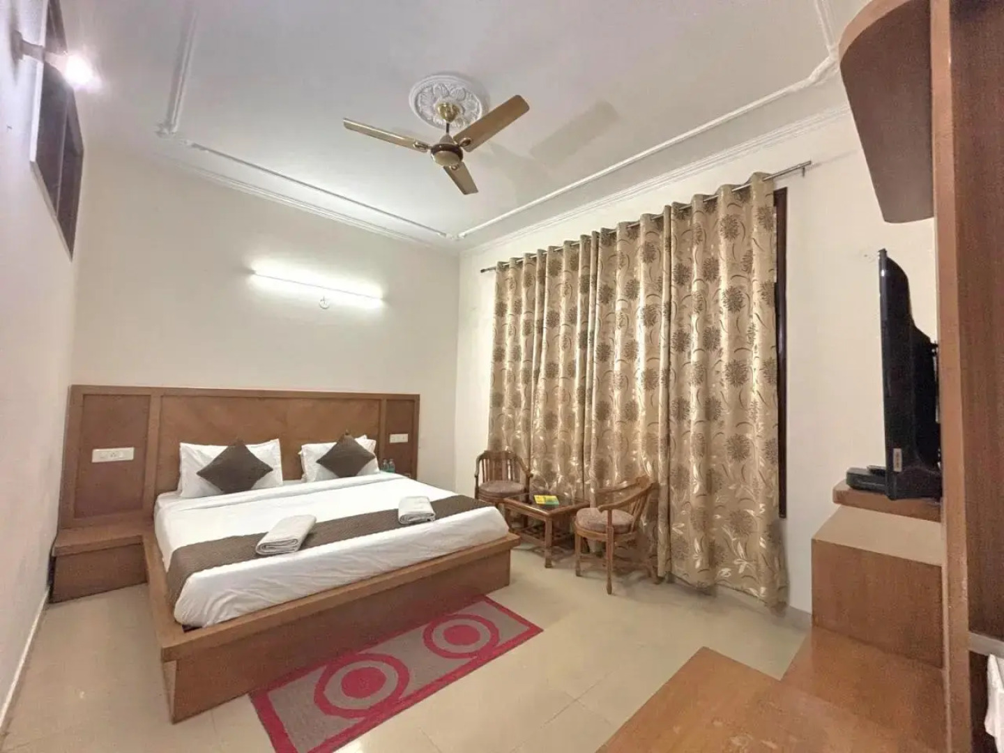 OYO 27648 Kasauli Greens