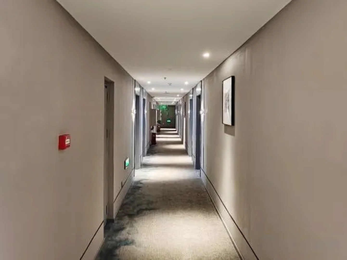 Homeinn Hotel (Jixi Jinlong Building Railway Station Wanda Plaza)