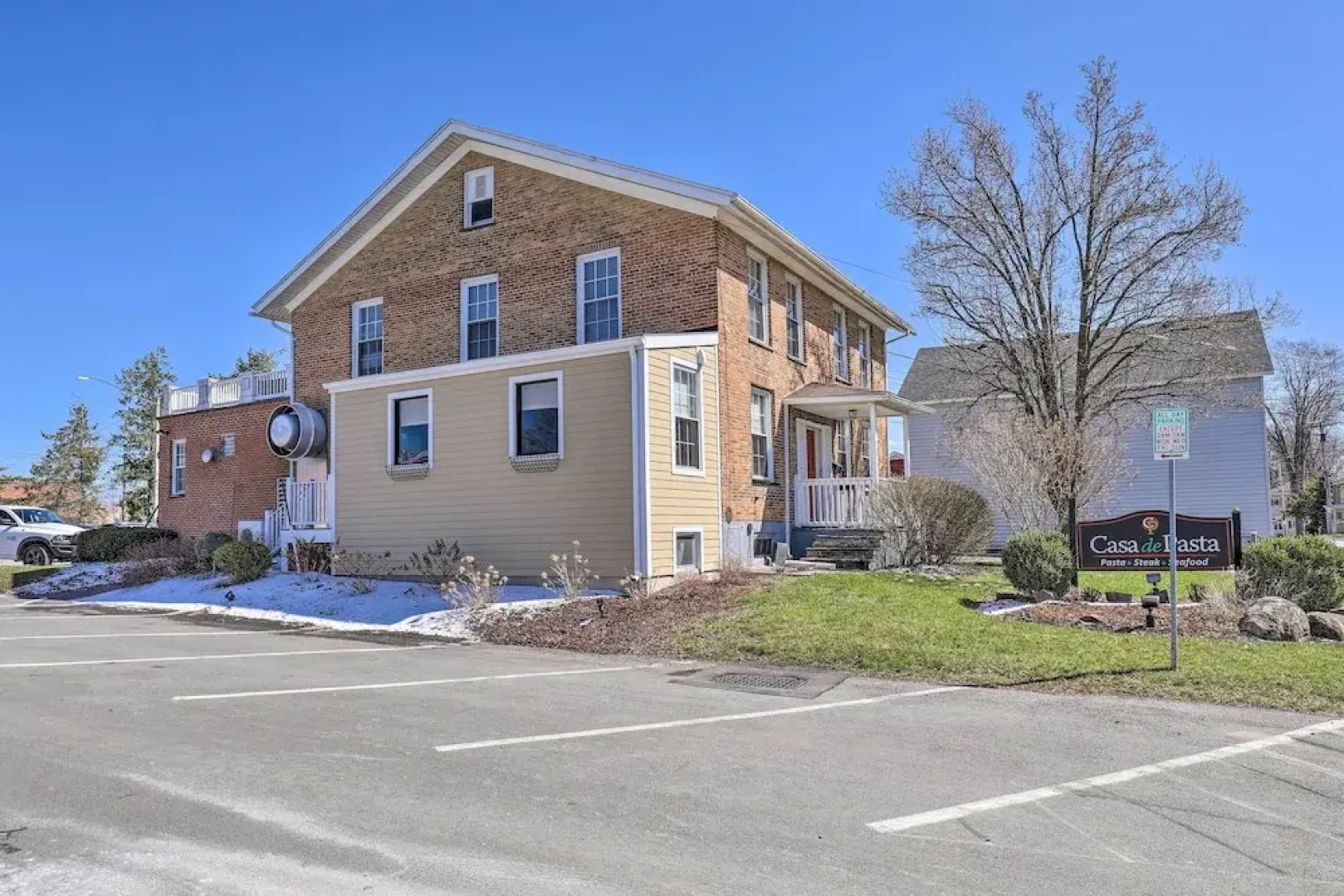 Downtown Canandaigua Apt: 1 Mi to Lake & Pier!