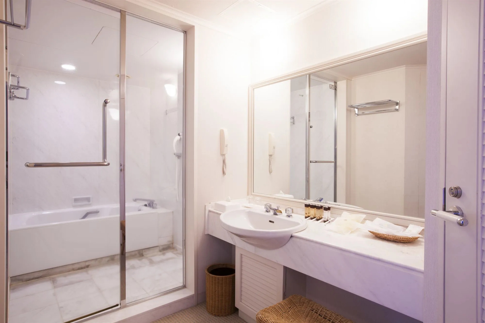 Phoenix Seagaia Ocean Tower