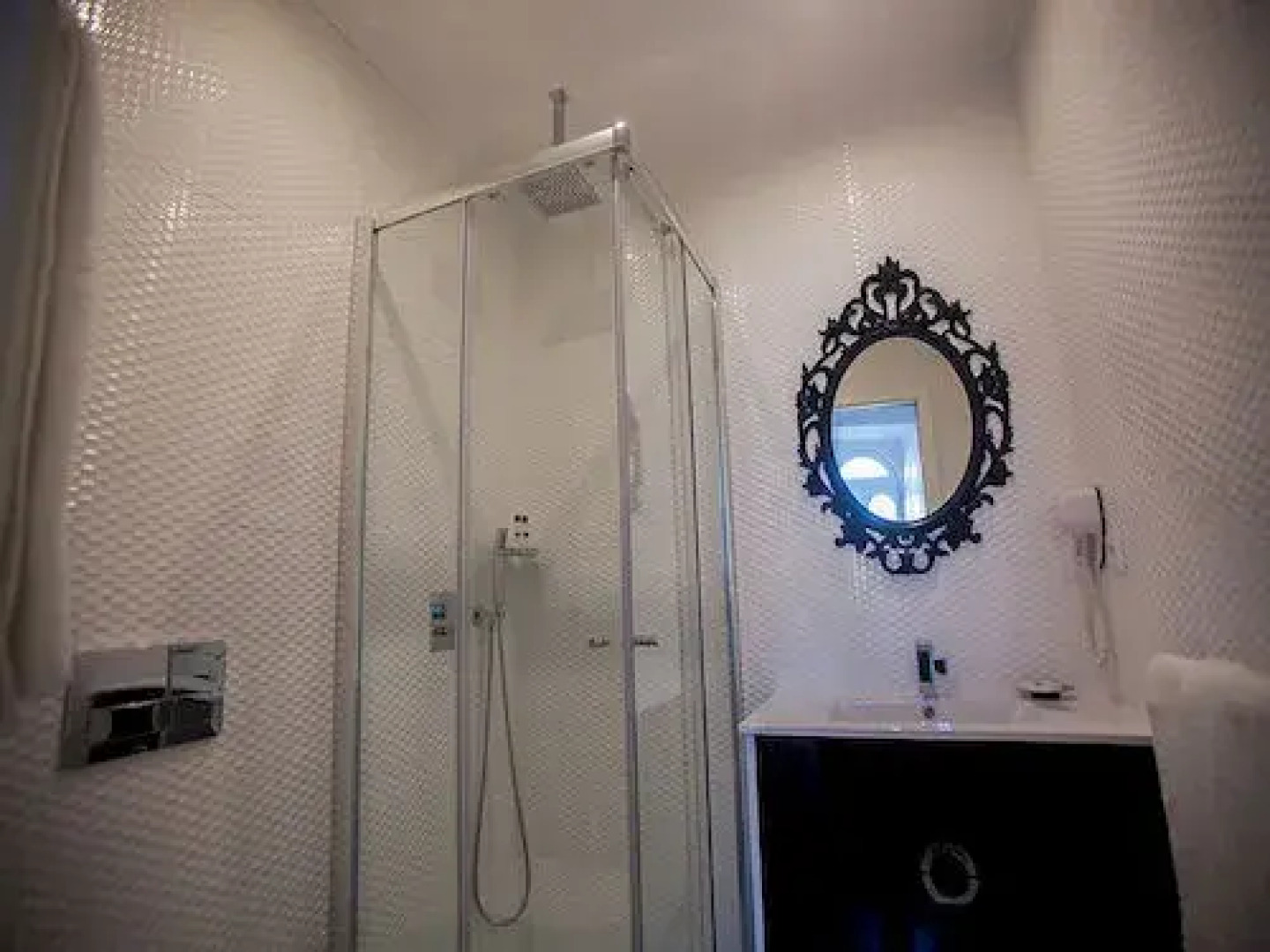 Thomar Story - Guest House