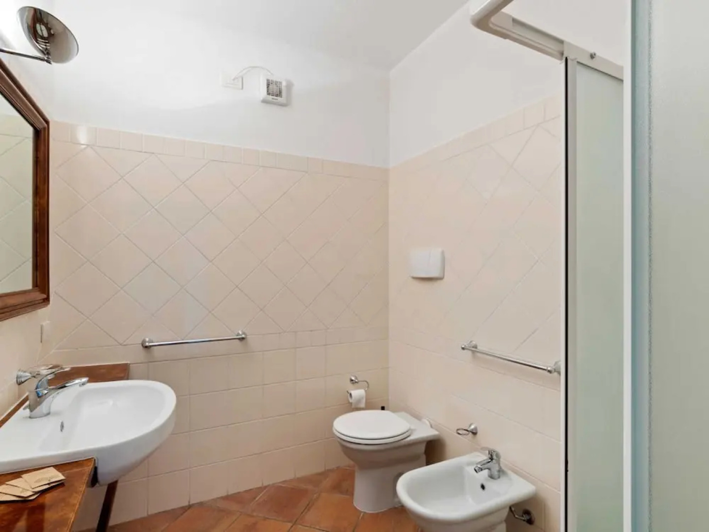 Spacious Apartment in Rancone With Lake View