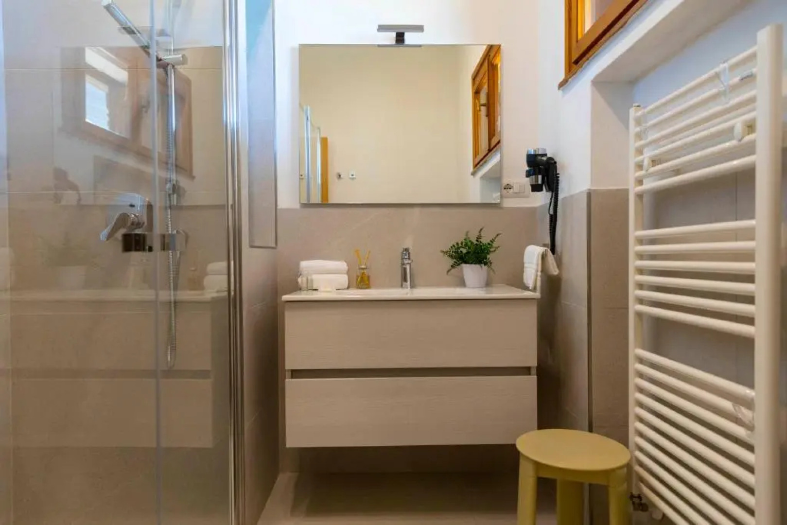 Villa Curiazzi Guesthouse Viale la Pelosa 16