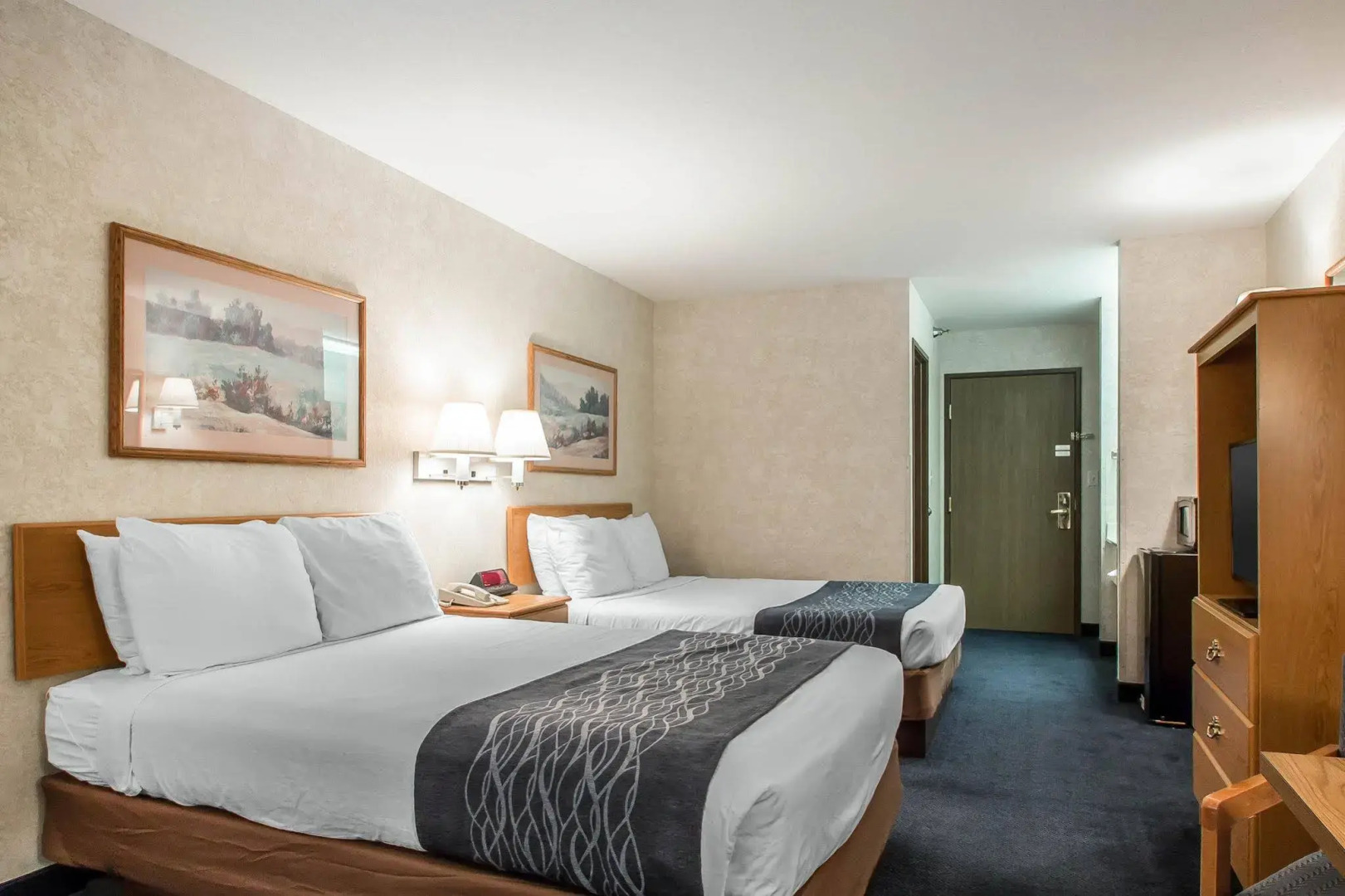 Econo Lodge Inn & Suites Lake Of The Ozarks