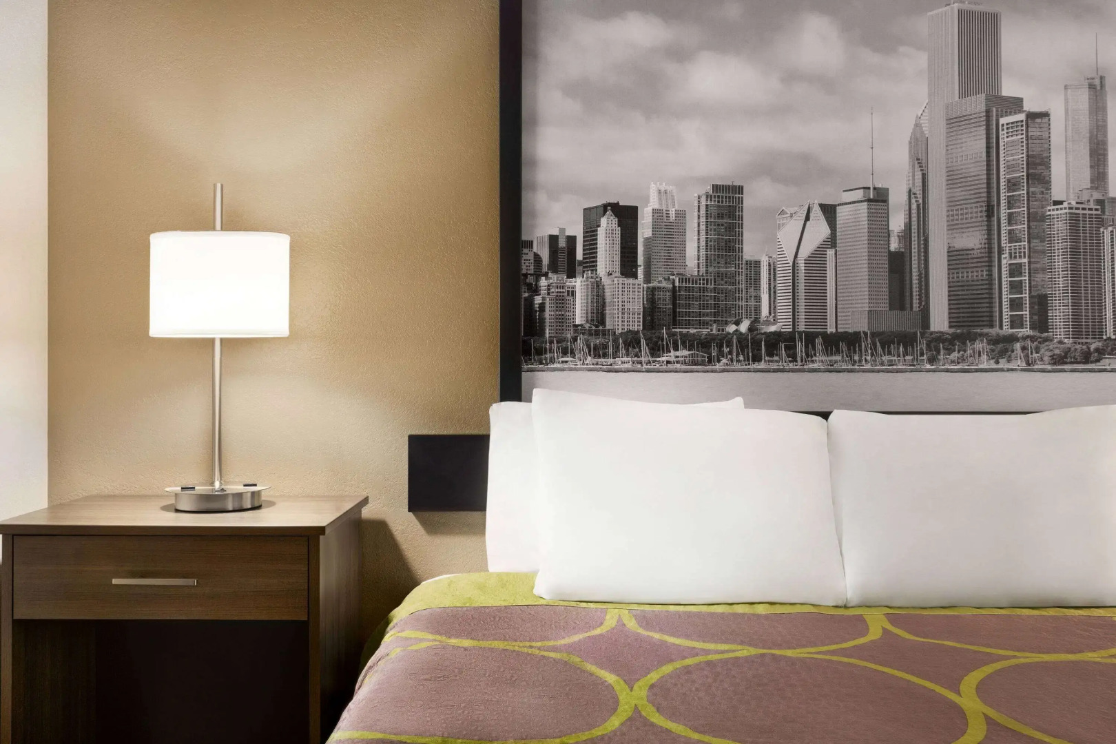 Super 8 by Wyndham Joliet I-55 N/Chicago