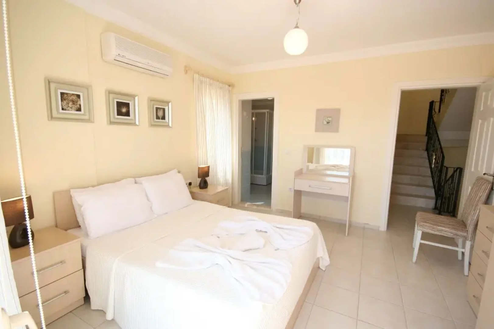 Important Group Turqouise Villa Katrina