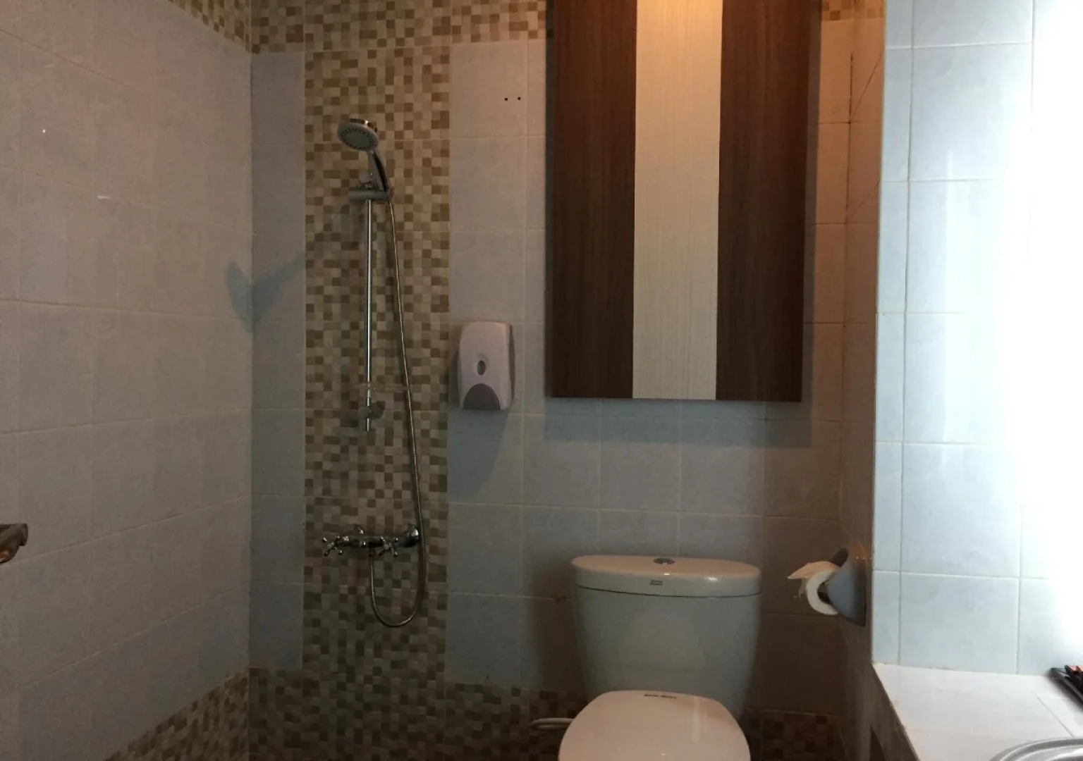 The L Hotel Entertainment