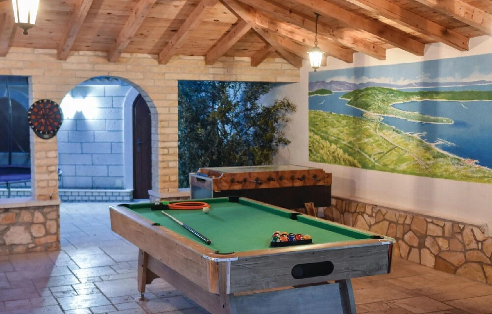 Awesome Home in Seget Gornji With Sauna, Wifi and 8 Bedrooms