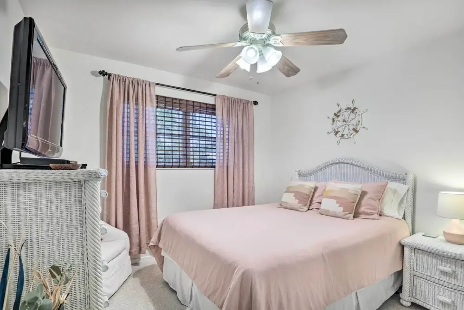 Vibrant Stuart Getaway w/ Private Hot Tub!