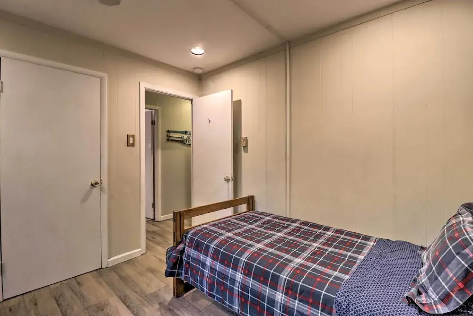 Walk to Lake Harmony: Cabin w/ Fire Pit & Decks!