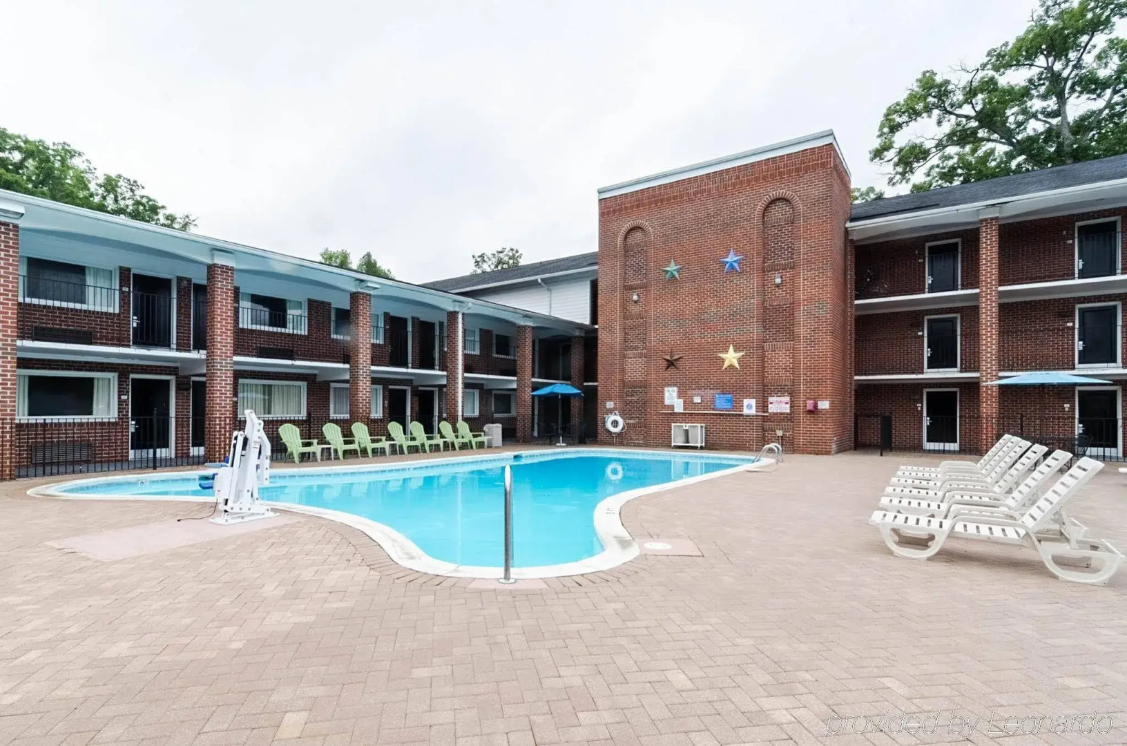 Rodeway Inn & Suites Williamsburg Central
