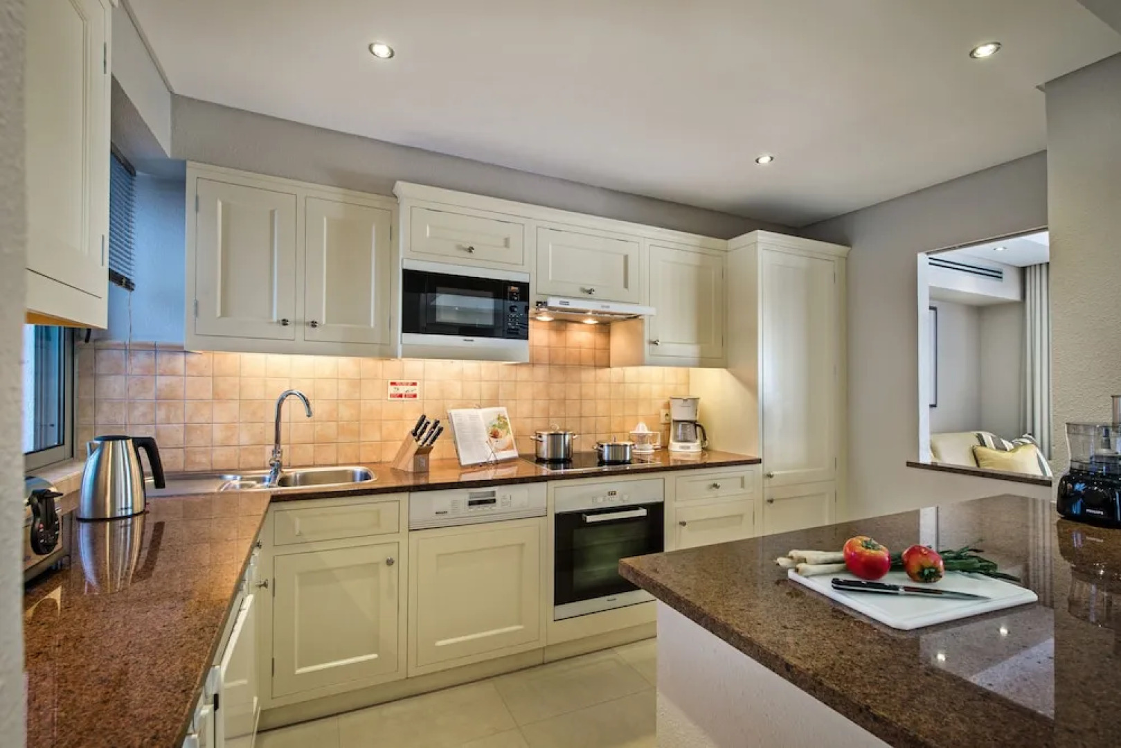 Four Seasons Country Club