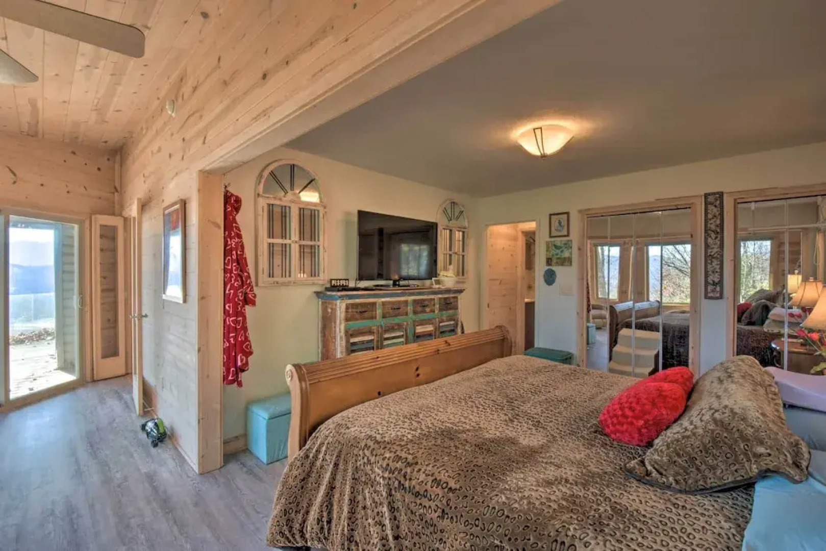 Stunning Mtn Getaway ~ 1 Mi to Lake Chatuge!