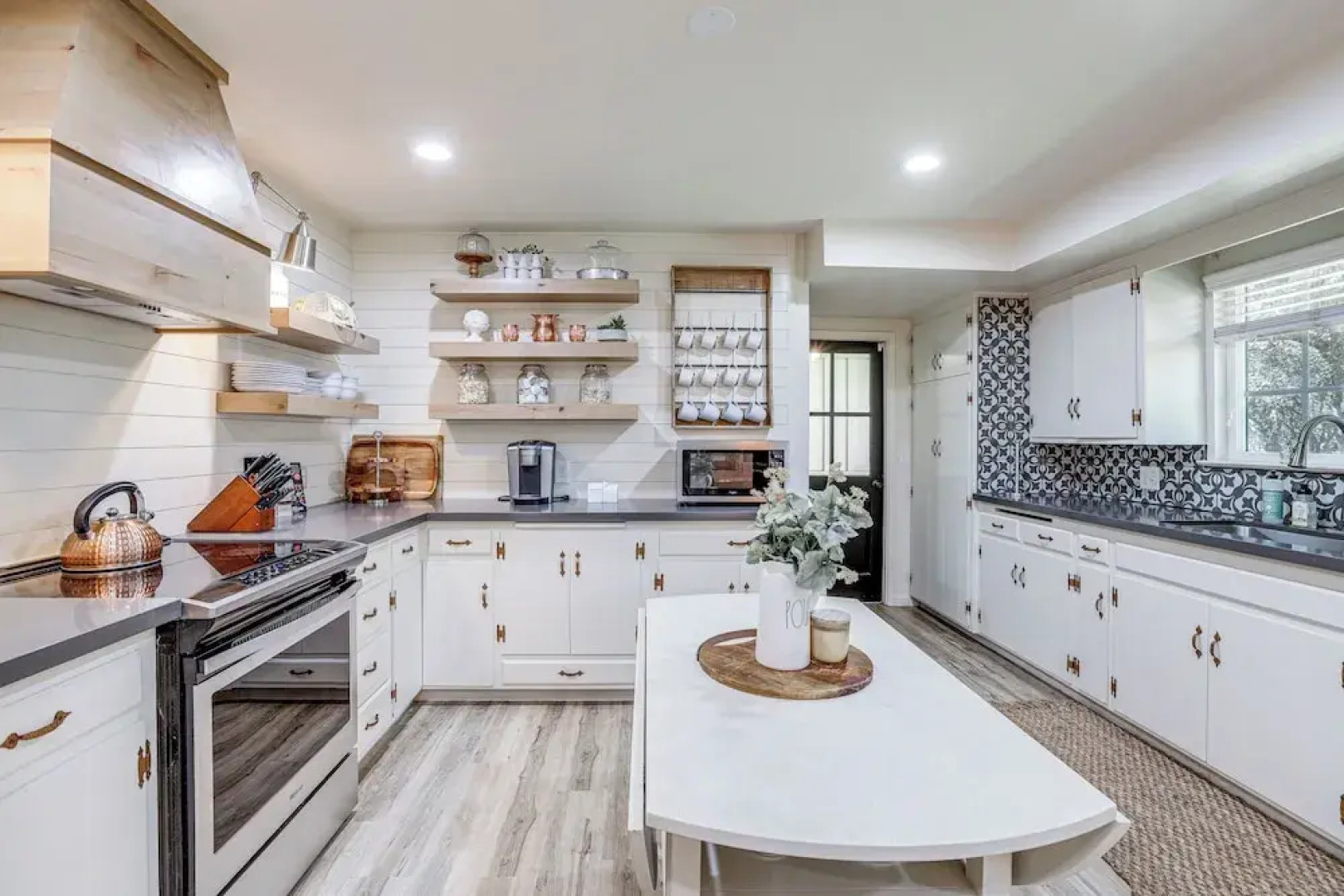 3 Mi to Golf & Wineries: Arroyo Grande Home!