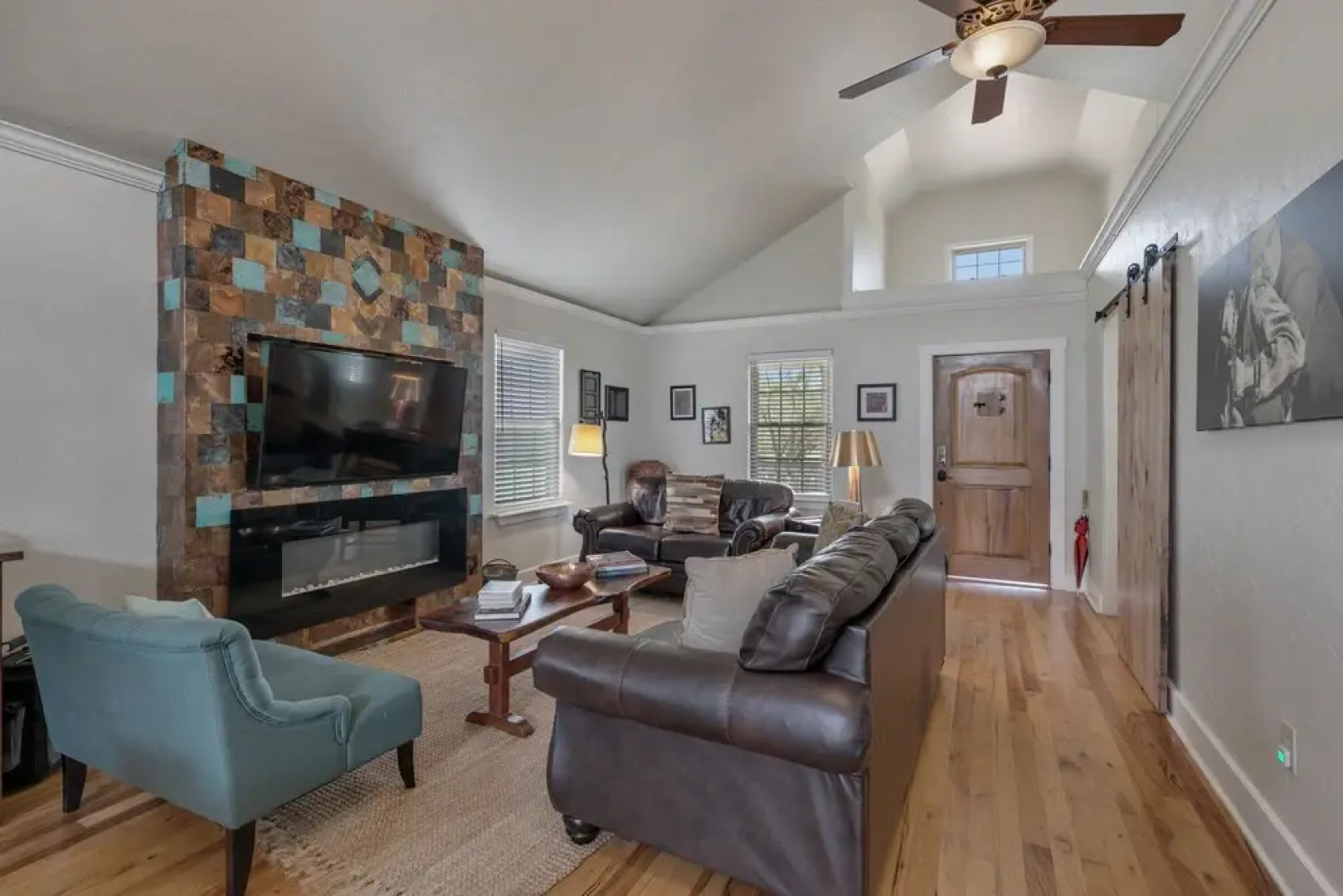 Gorgeous Home W/hot Tub&grill