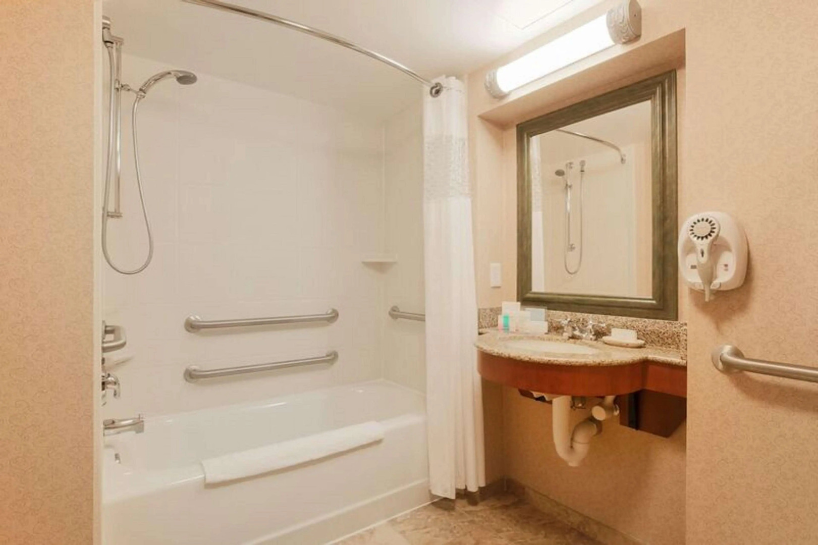 Hampton Inn & Suites Poughkeepsie