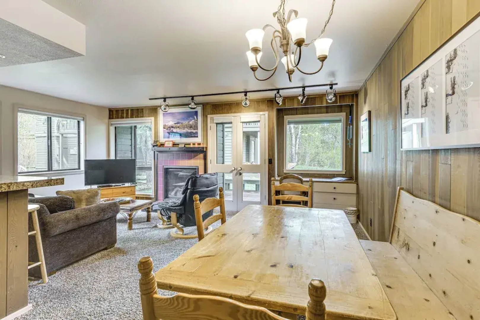 Walk to Sun Valley Village: Condo w/ Deck!