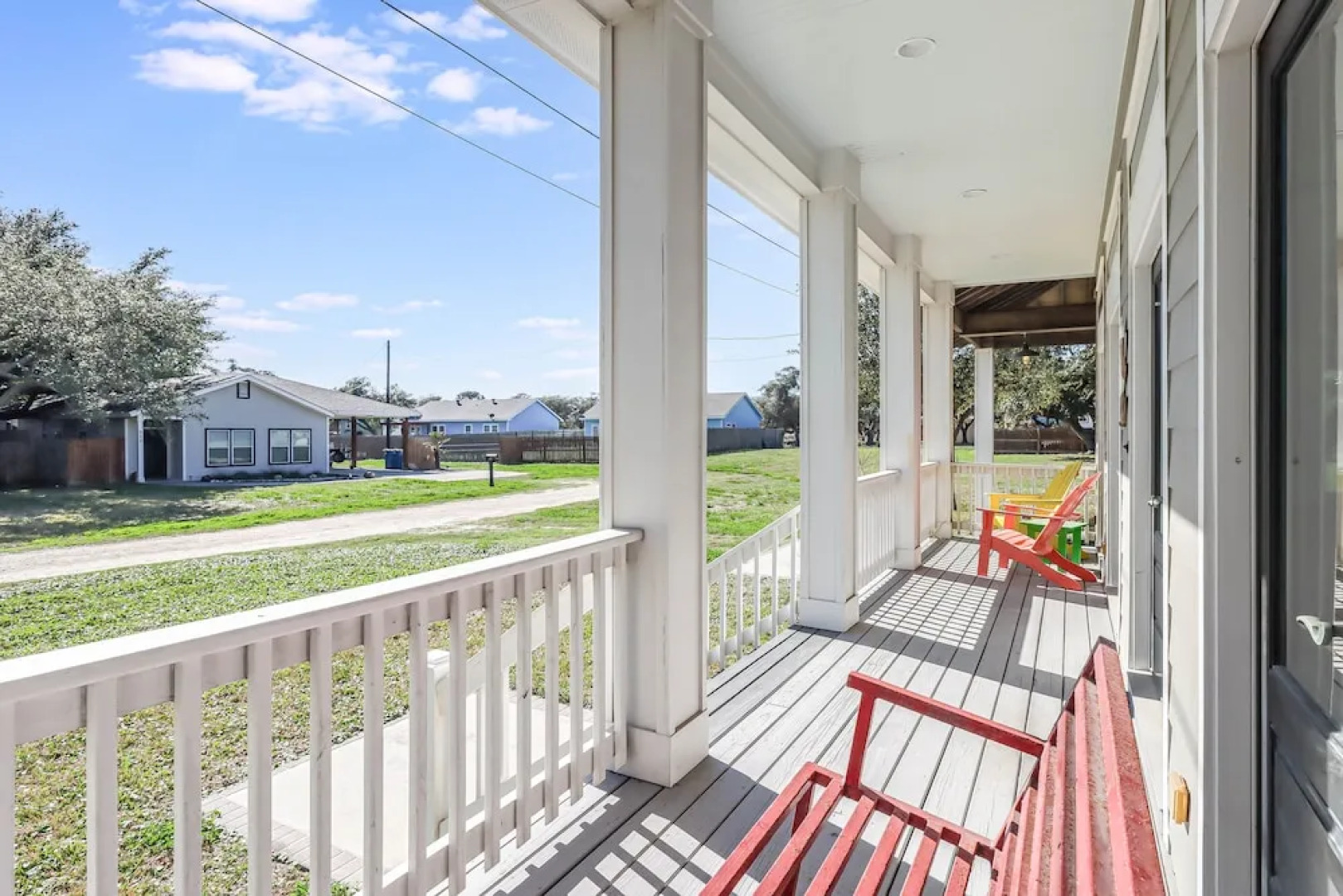 The James Pearl 4 Bedroom Home by RedAwning