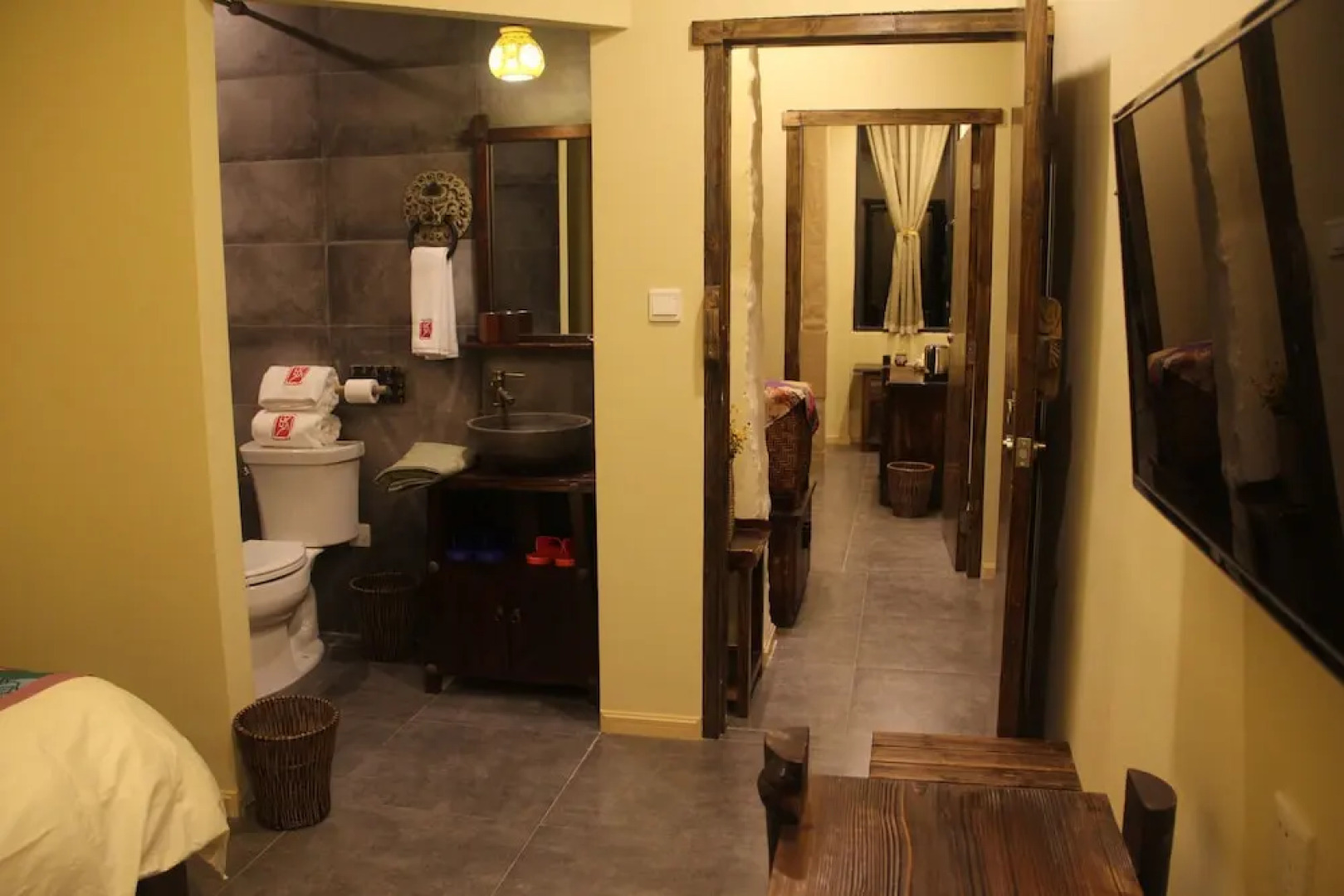 Buyi Hotel Resort Fuxian Lake