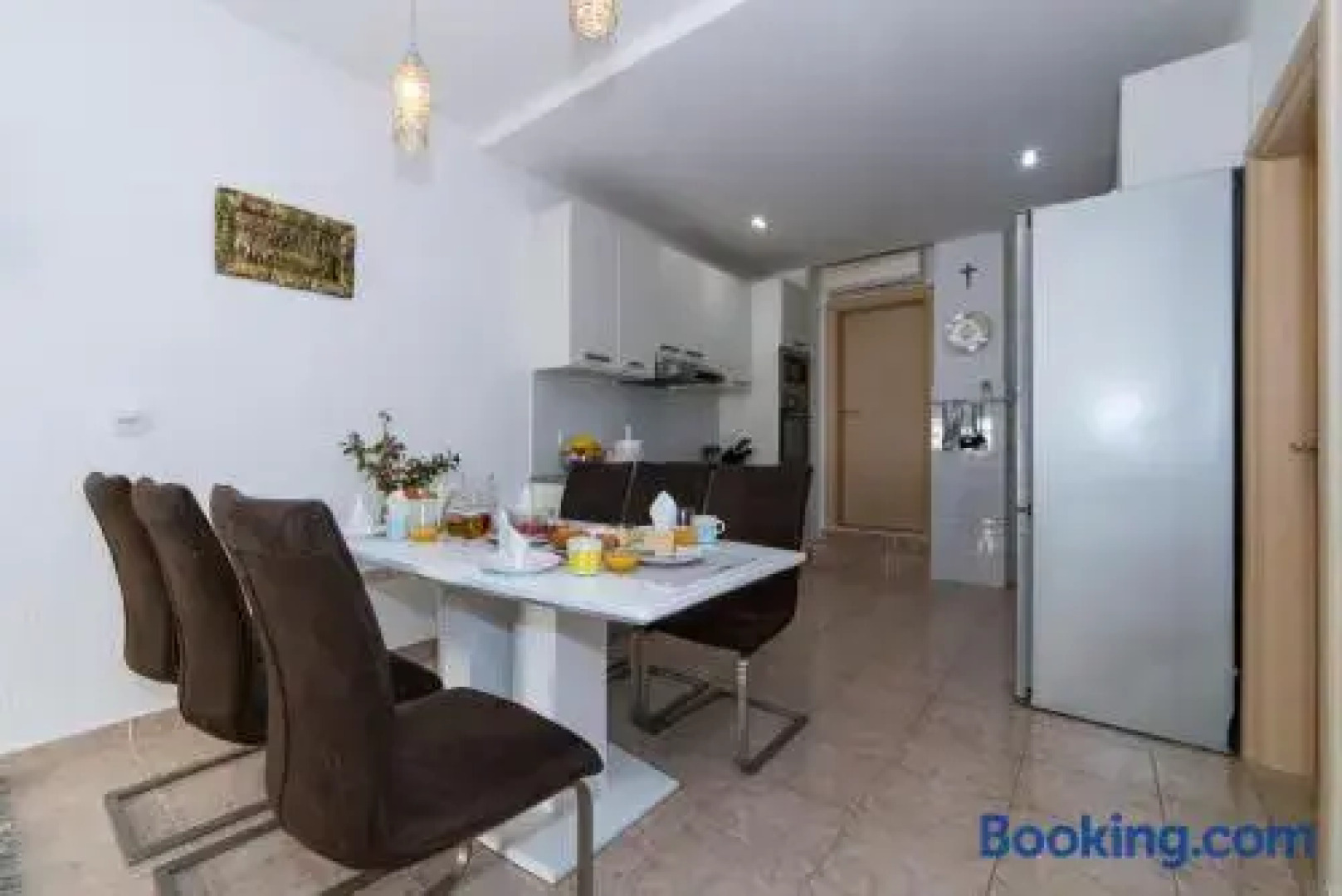 Family friendly apartment, great for children, huge yard and lots of toys