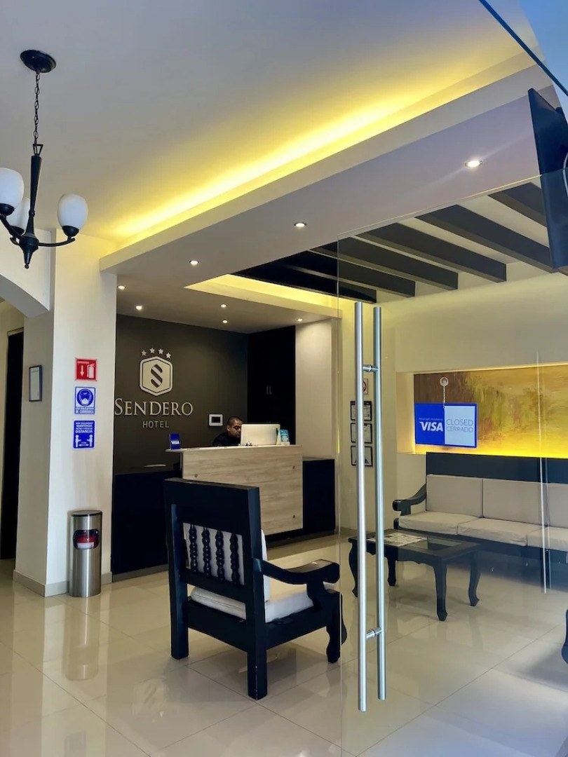 Sendero Hotel