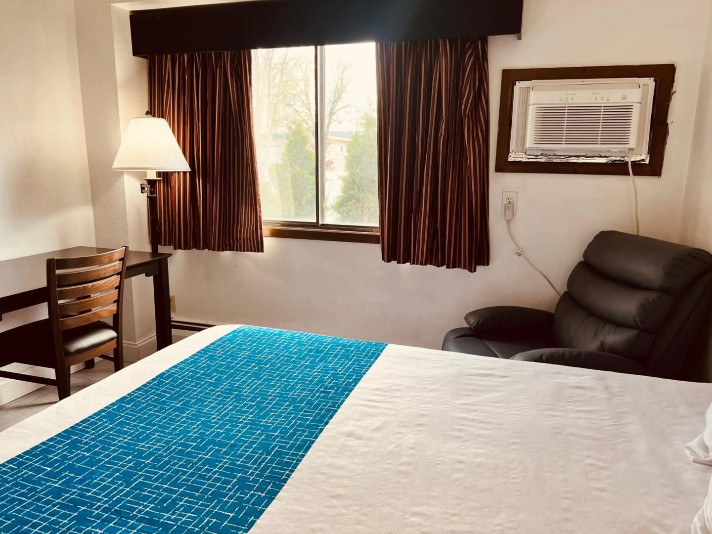 Travelodge by Wyndham Valleyfair Shakopee