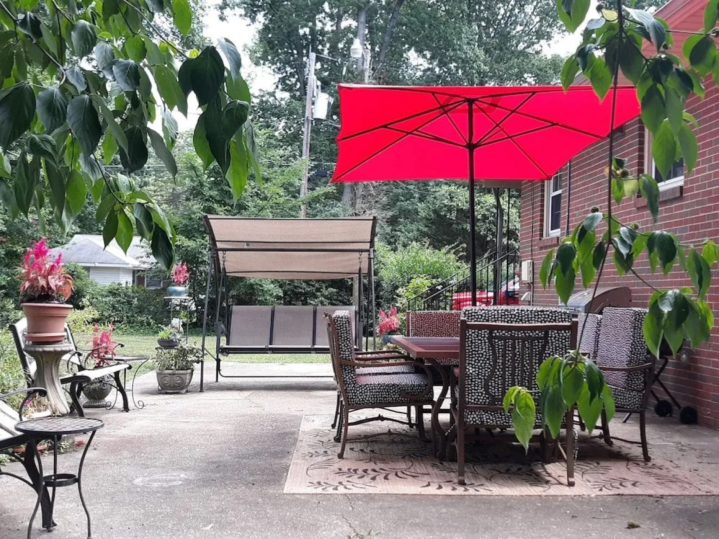 A house full of steel balls and games