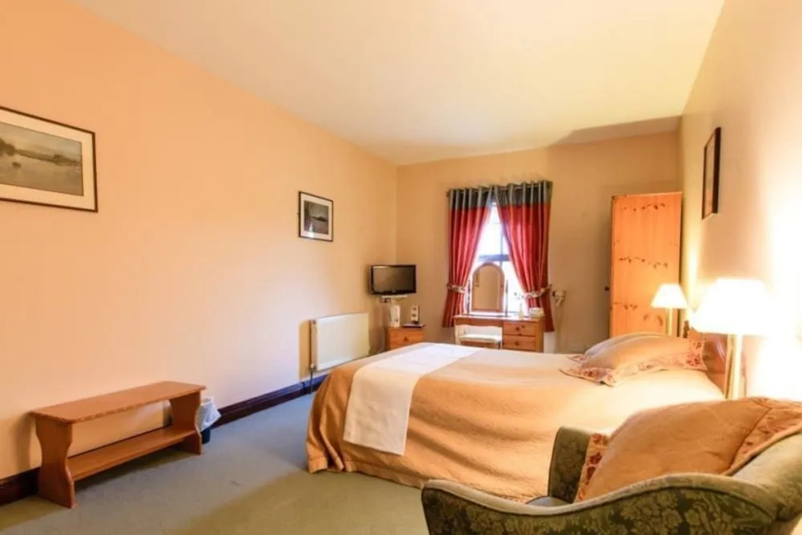 The Yeats County Inn Hotel