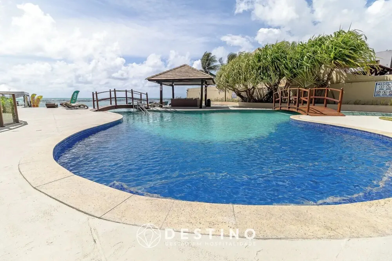 Apto Beira Mar com Vista e Pé na Areia