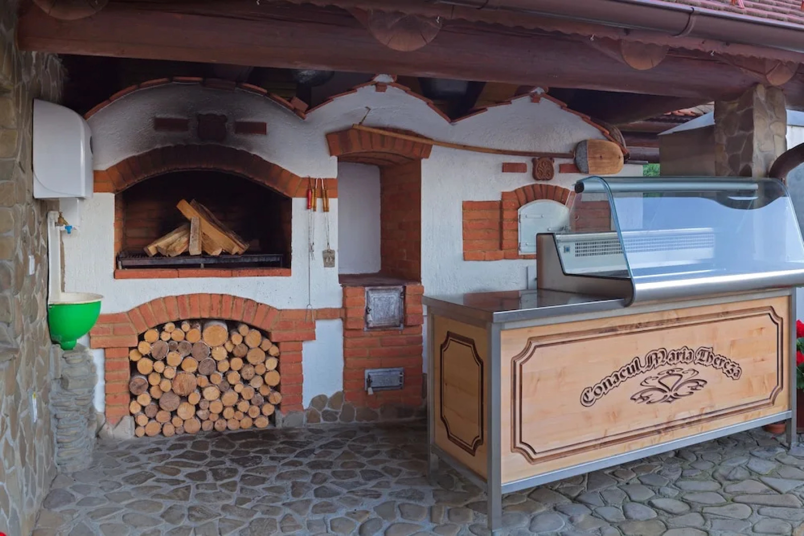 Conacul Maria Theresa