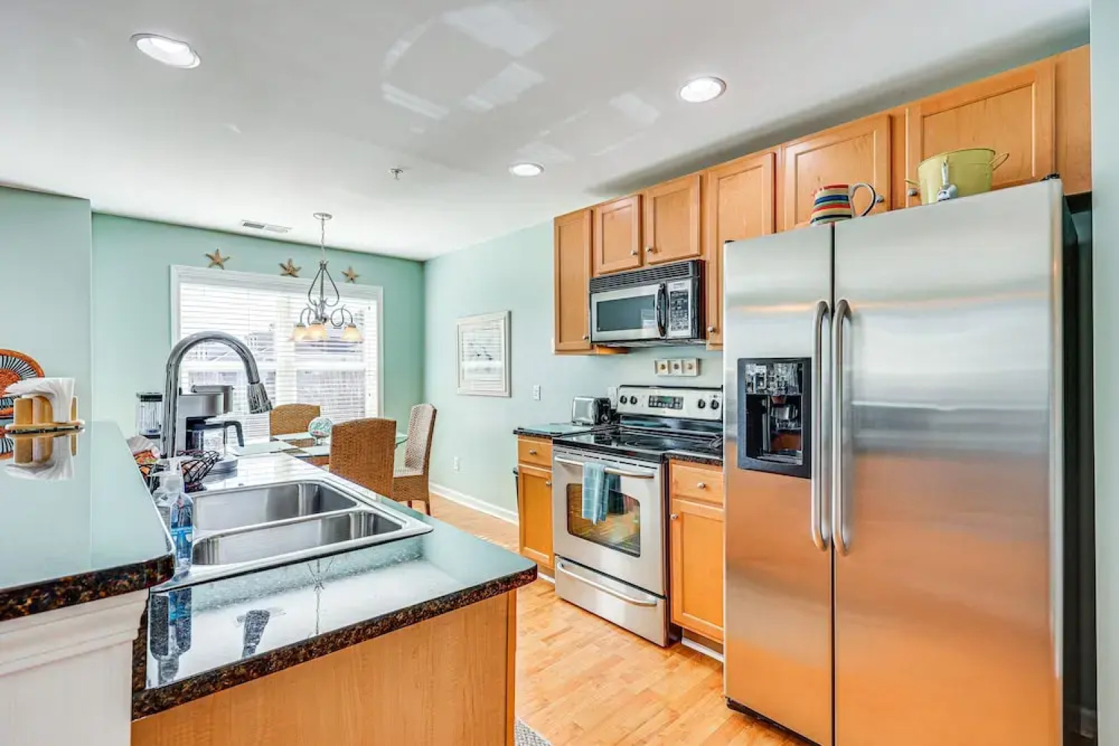 Marina & Beach Club Access: Condo in Southport