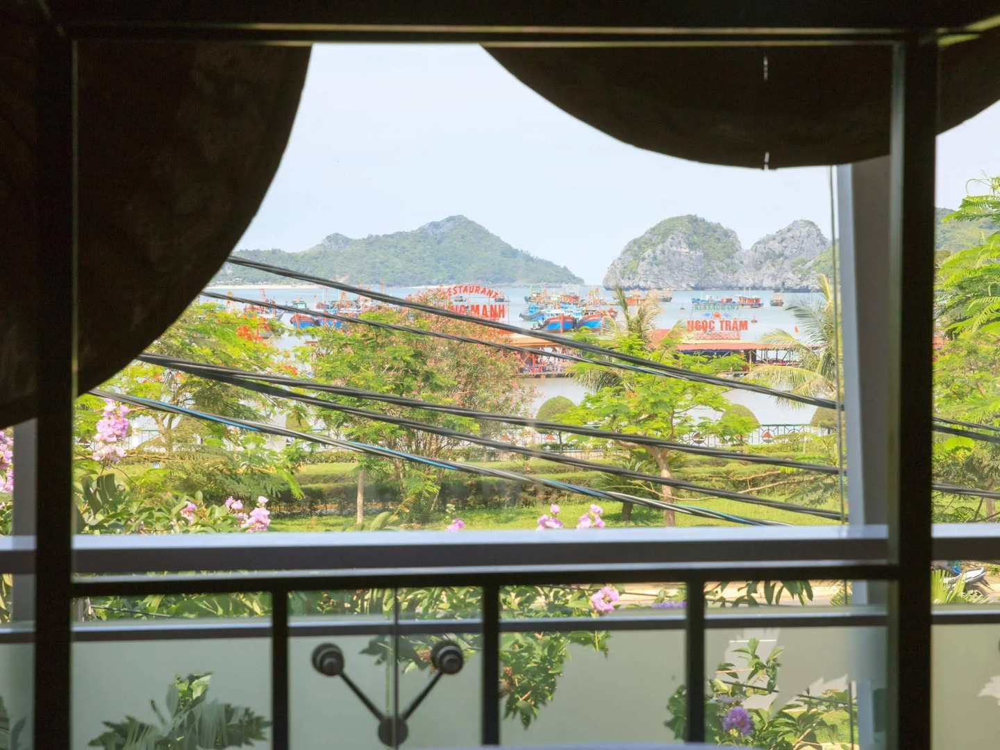 Catba Central Hostel