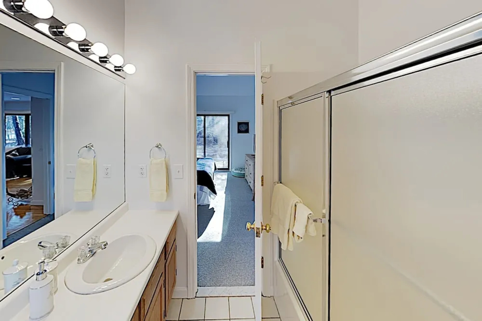 New Listing! Cape Haven - Steps To Fells Pond 3 Bedroom Home