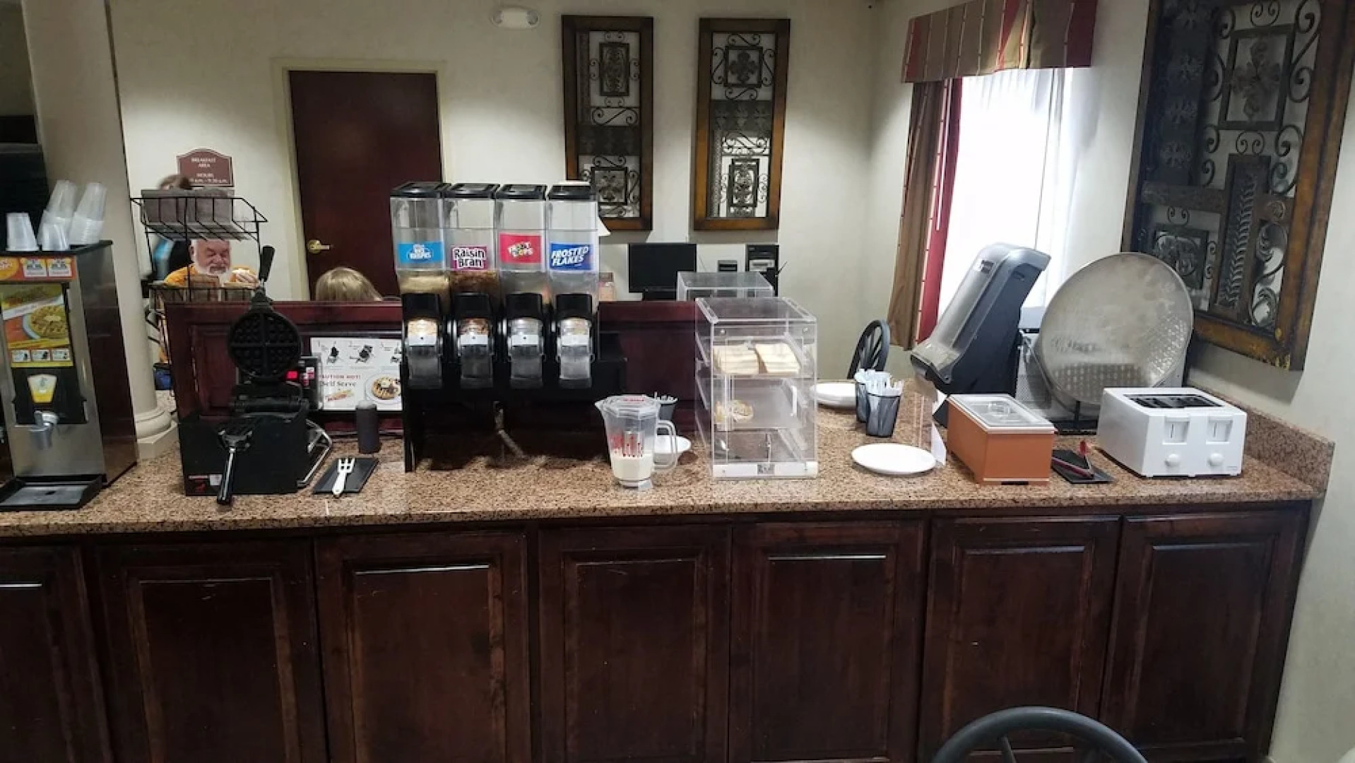 HomeTown Hotel Bryant