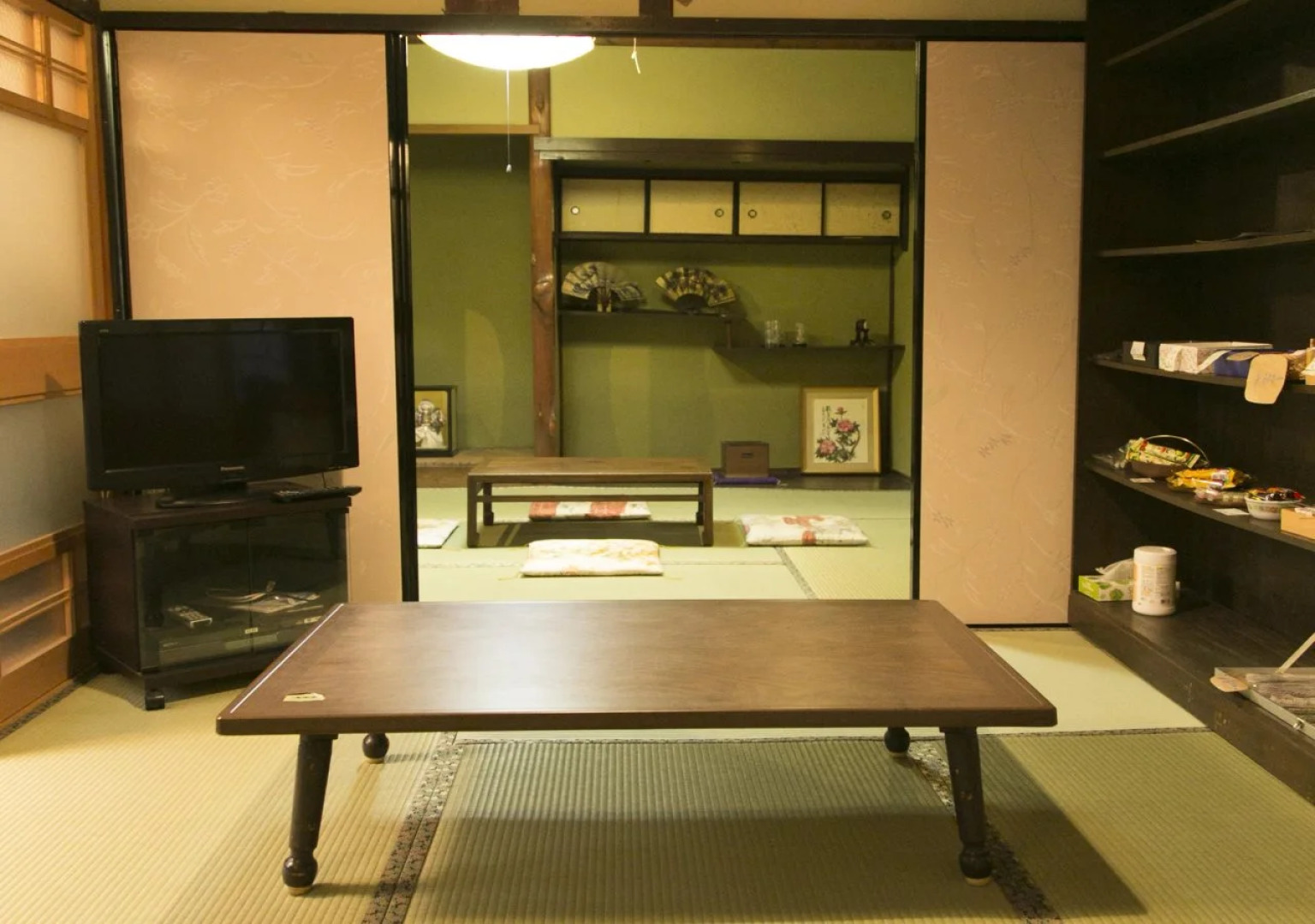 Female only guesthouse tomari-ya (гостевой дом для женщин)