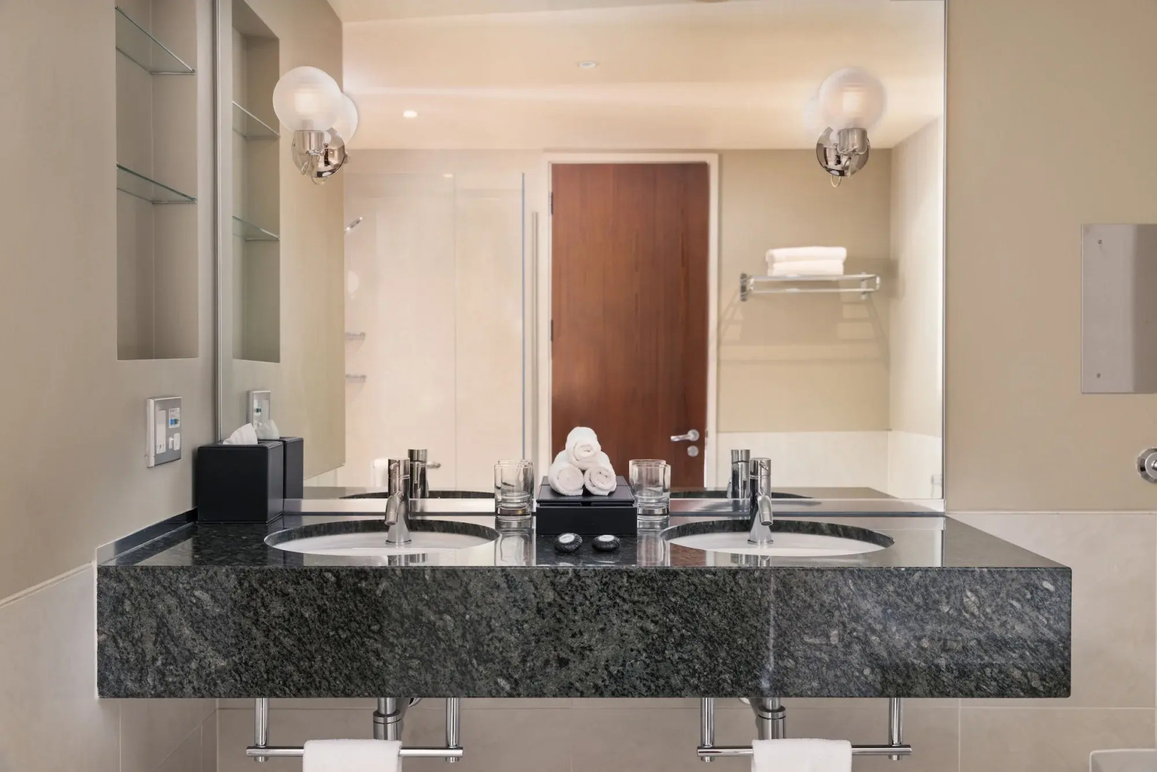 Pullman Auckland Hotel & Apartments