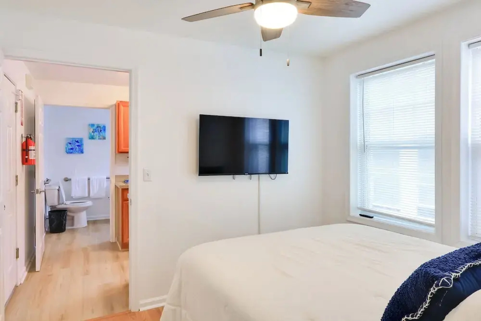 Walk to Downtown & Beach: Ocean Grove Apartment!