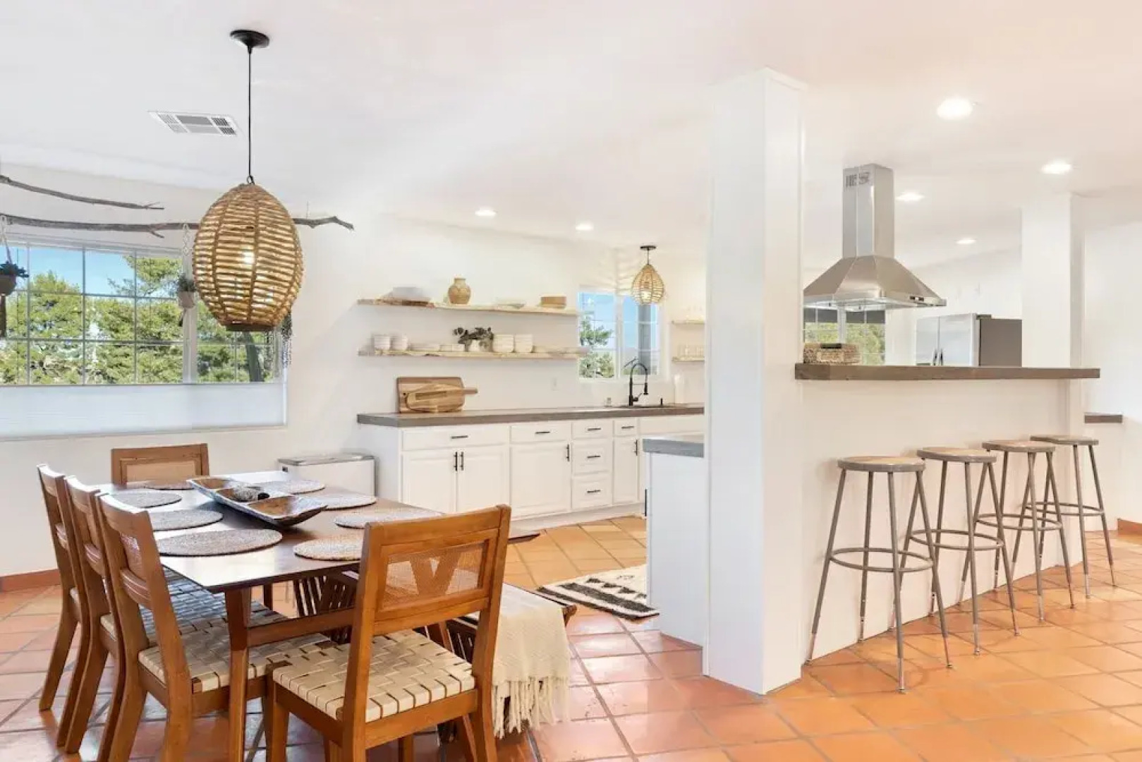 Casa Amarilla- Hot Tub,firepit,bbq &fantastic Yard For Families 4 Bedroom Home by RedAwning