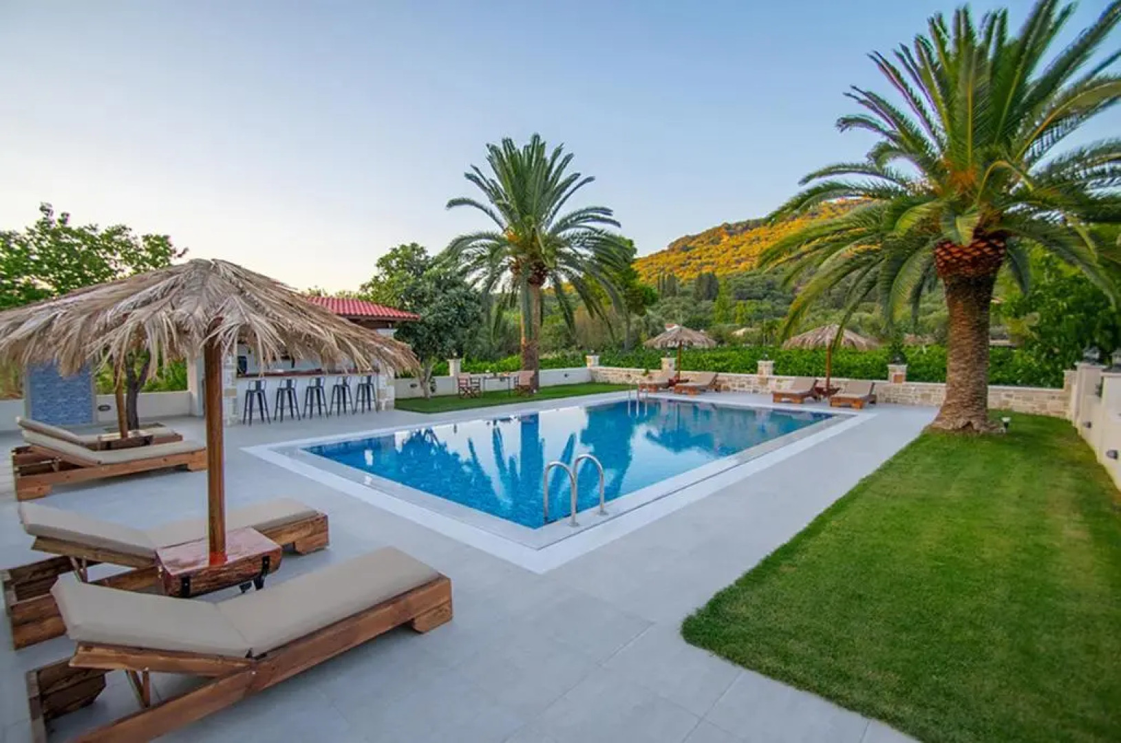 Zissis Villa & pool 5min drive to beach