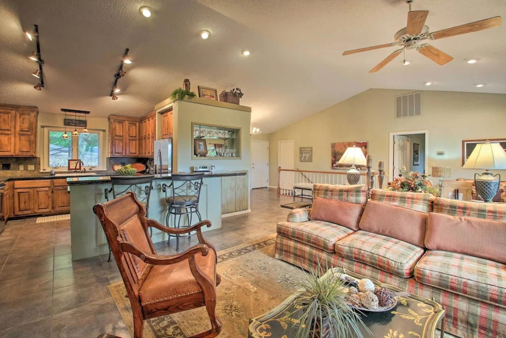 3 Mi to Lake Desoto: Home w/ Furnished Deck!