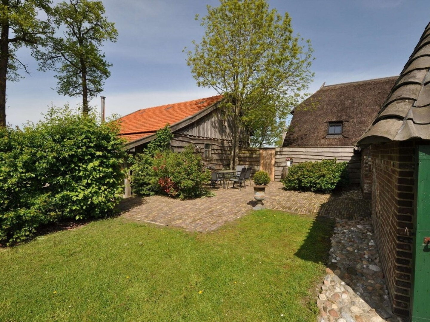 Stylish Farmhouse In Nieuwleusen With Private Garden