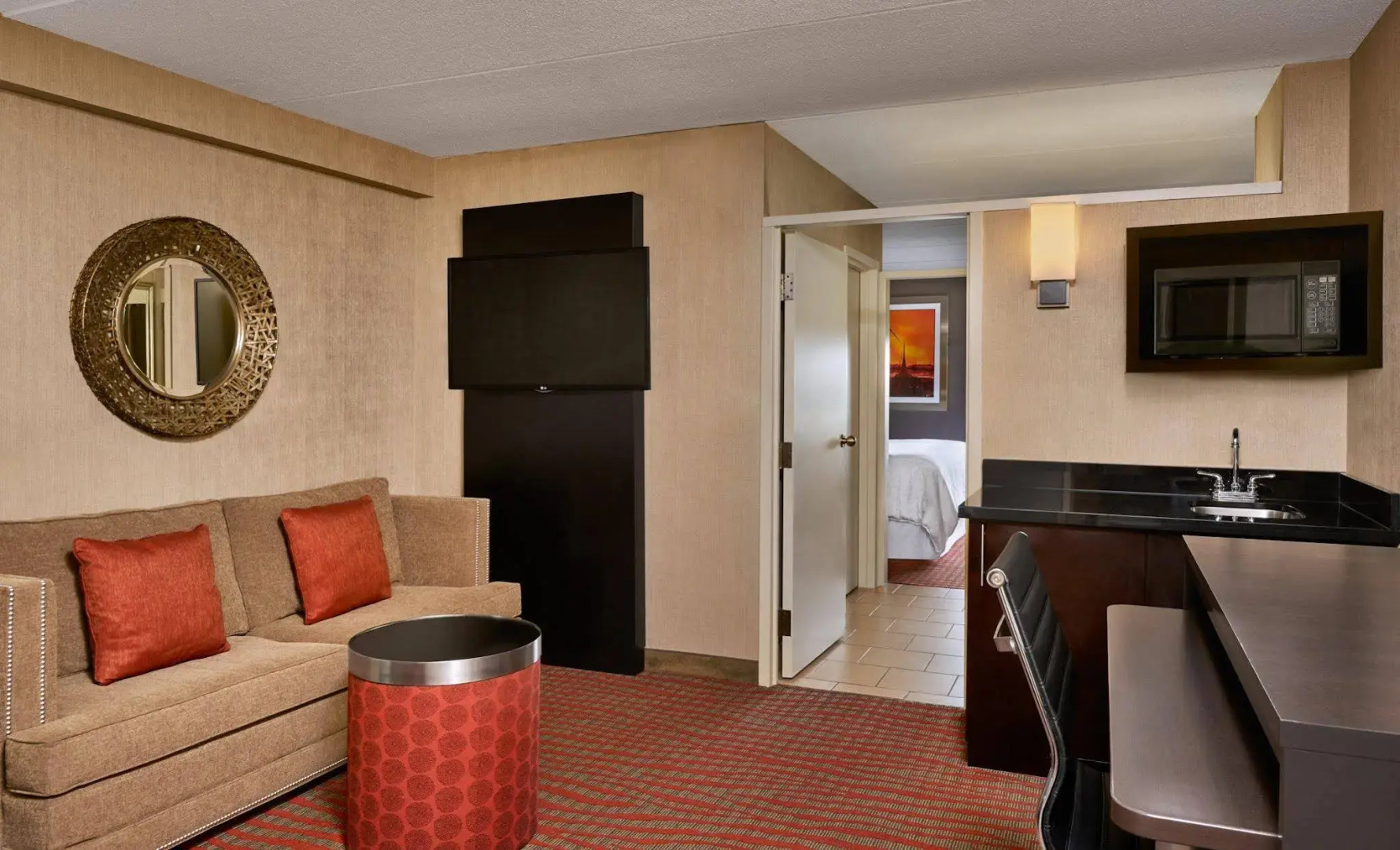 Four Points by Sheraton Milwaukee North Shore